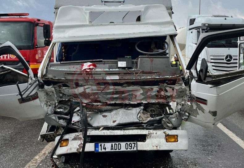 Kamyonet Tira Arkadan Carpti (2)