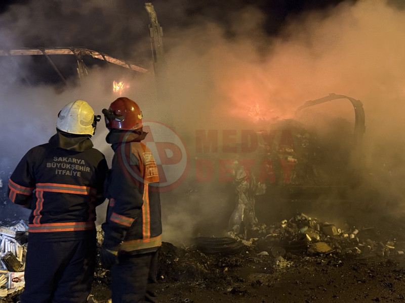 Otoyolda Tir Yangini5