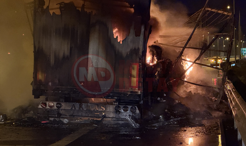 Otoyolda Tir Yangini6