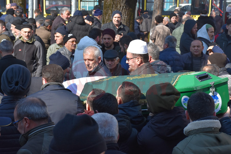 Tirin Altinda Kalmisti3