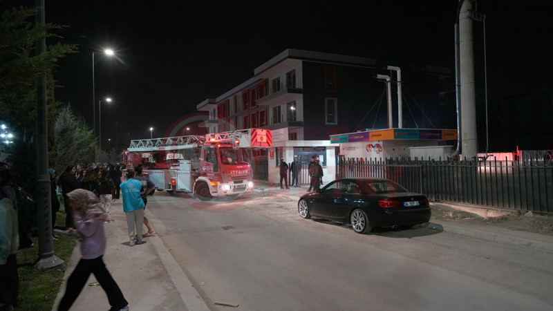 Kiz Yurdunda Yangin Panigi4