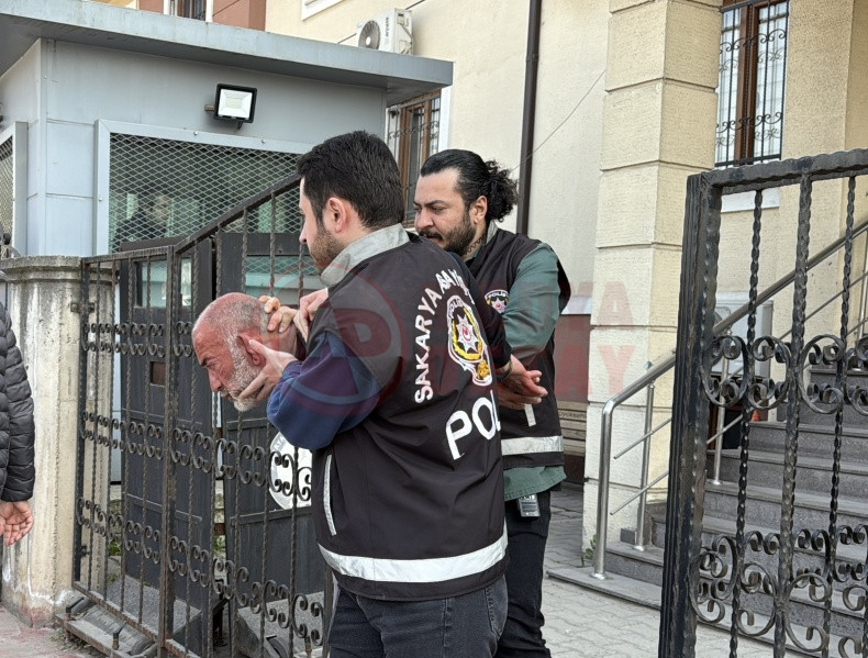 Komsu Katillerinin Evinde Supheli Yangin (4)