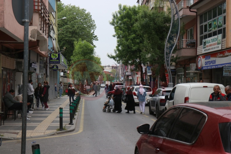 Deprem Sonrasi Sakarya Vatandaslar Sokaga Dokuldu (2)