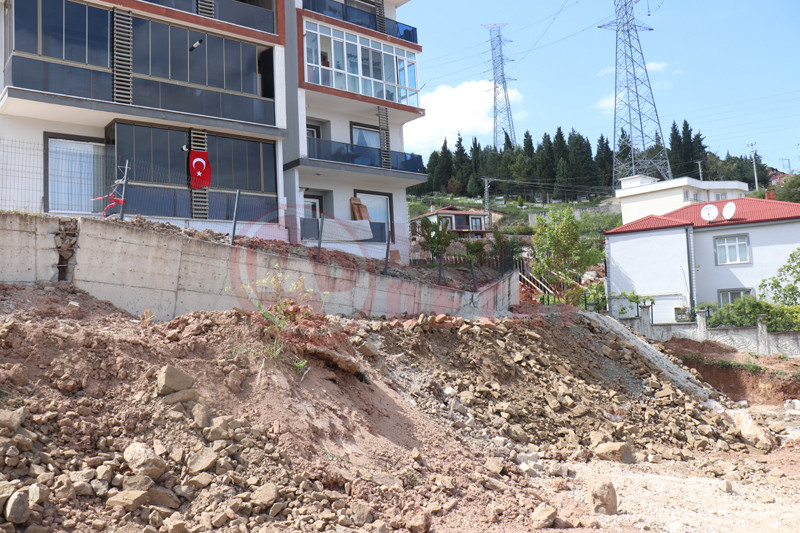 Hasarli Bina3