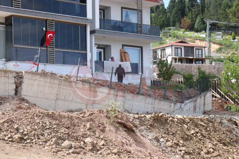Hasarli Bina4