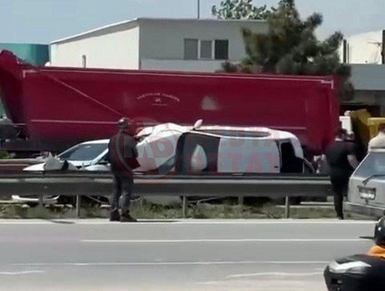 Otomobil Ile Bariyer Arasinda Sikisti (2)