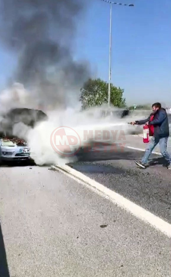 Otomobilin Yanisini Caresizce Izledi3