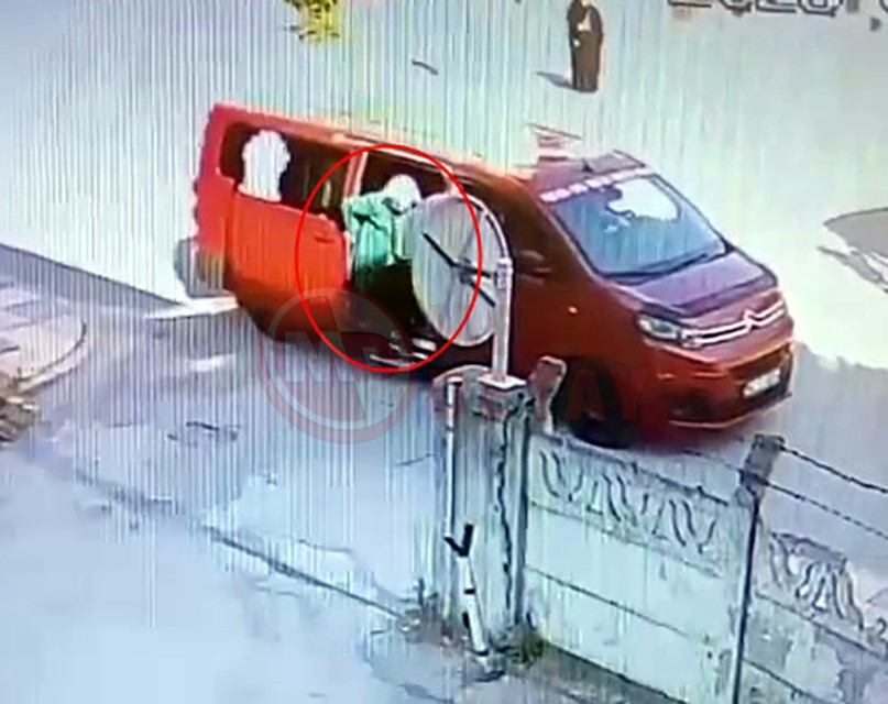 Az Daha Kadini Olduruyordu3