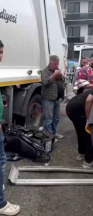 Cop Kamyonunun Altinda Kaldi3