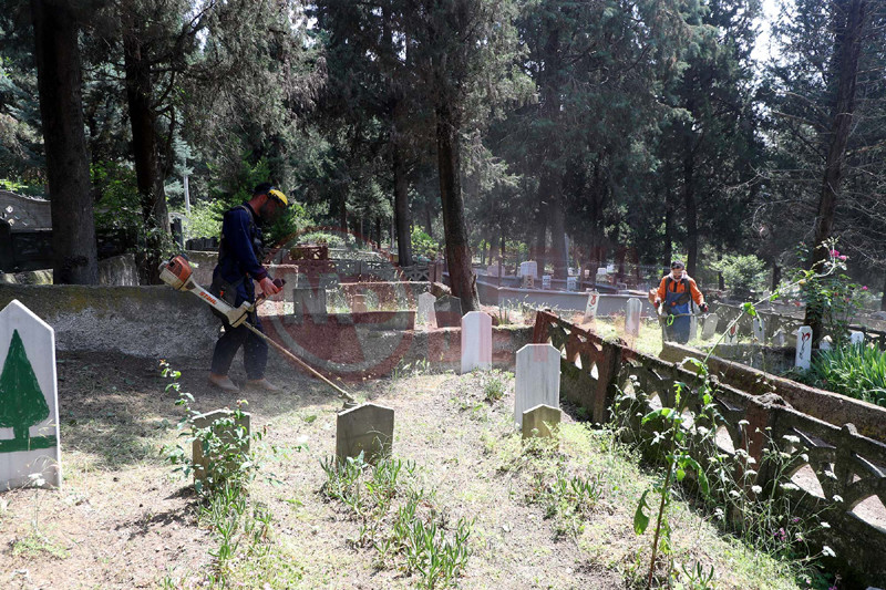 Mezarlıklara Bakim3