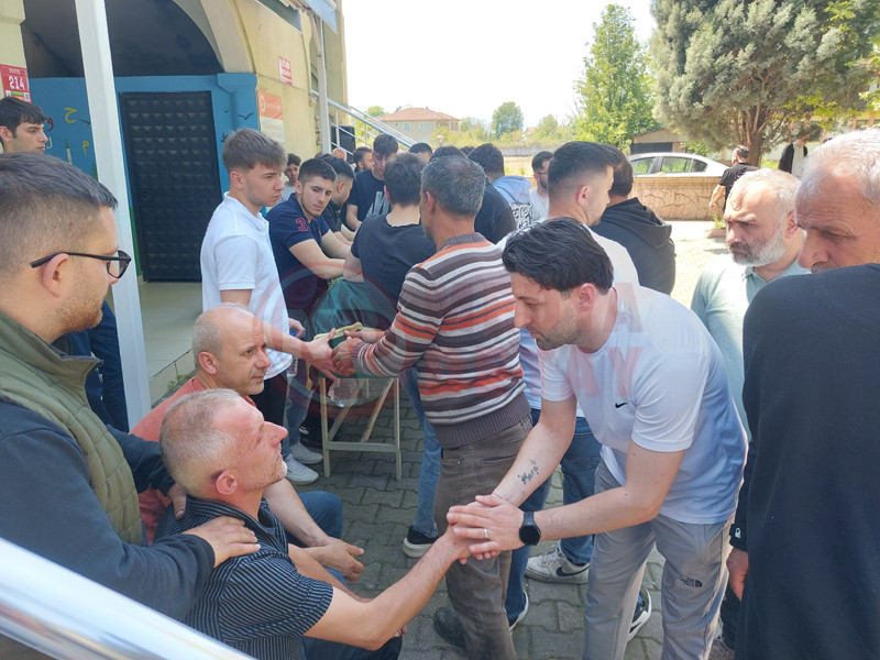Motosiklet Kazasinda Hayatini Kaybetti3