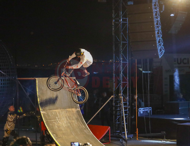 Ozel Tanitim Gecesi6