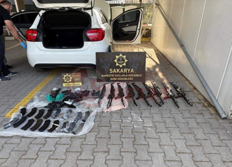Polisin Kiraladigi Aractan Kelesler Cikti1