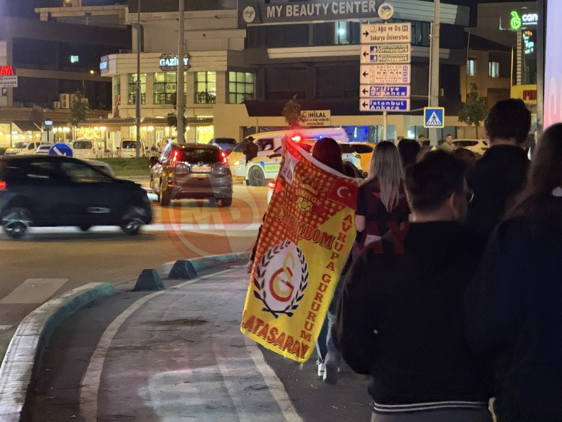 Sakarya Galatasaray Sampiyonluk Kutlama (1)