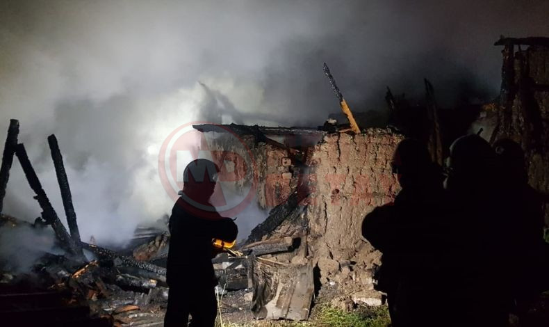 Samanlik Yangini Ahsap Eve Sicradi (3)