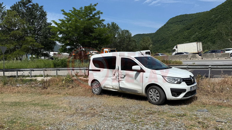 Tavuk Yemi Yuklu Tir Devrildi6