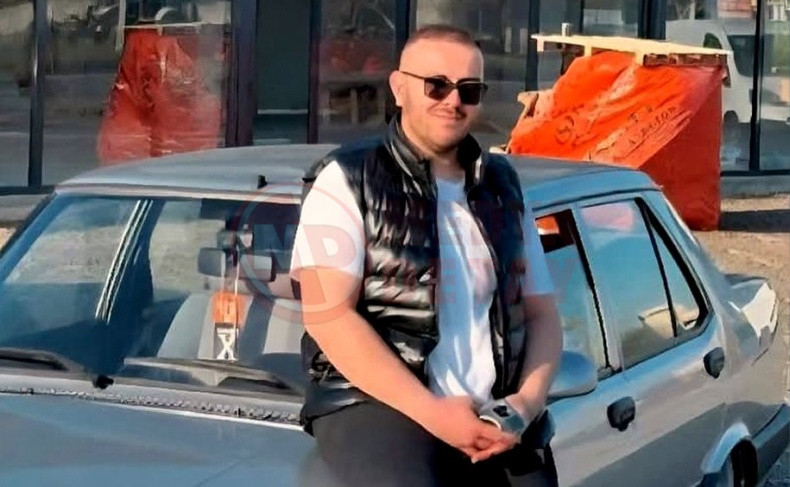 Ticari Taksi Kamyonete Ok Gibi Saplandi 1 Olu