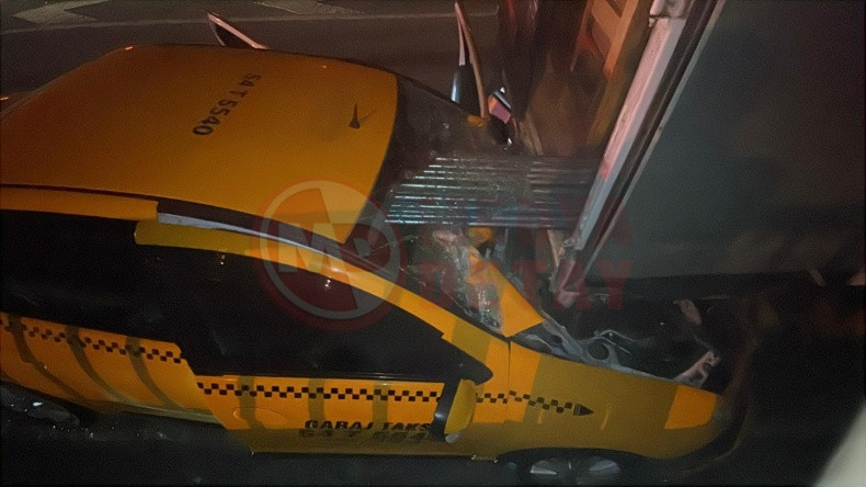 Ticari Taksi Kamyonete Ok Gibi Saplandi 1 Olu4