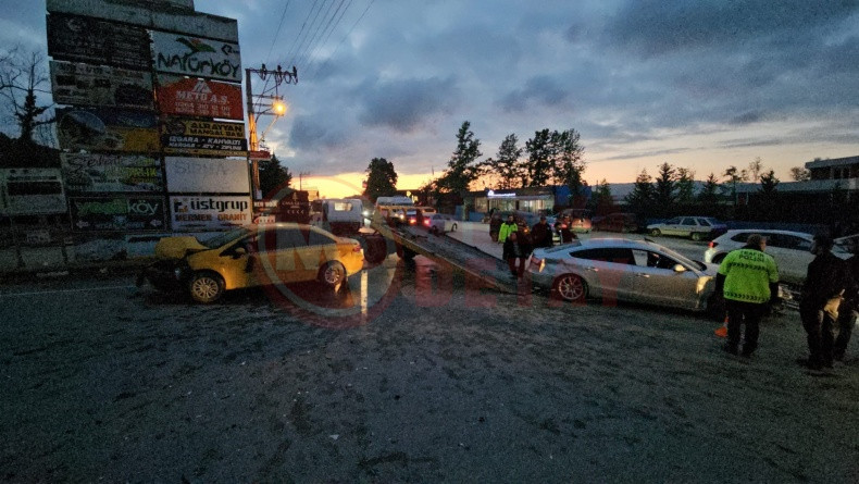 Ticari Taksiyle Otomobil Carpisti (3)