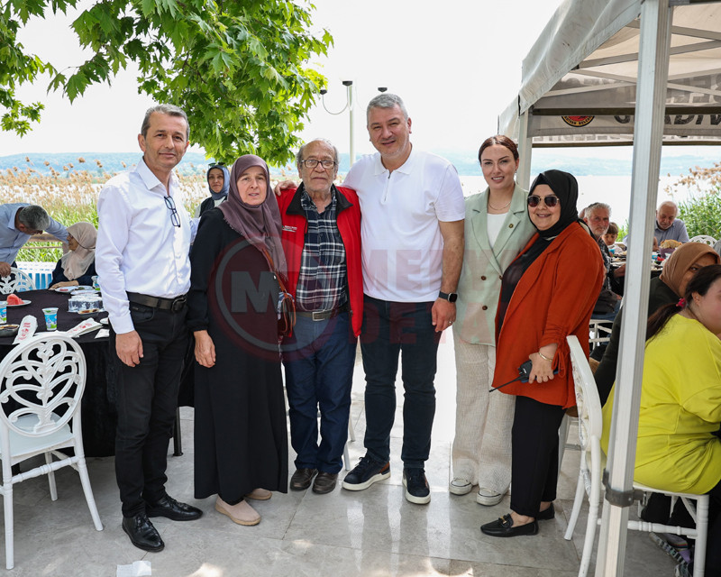 Yaslilarla Piknik4