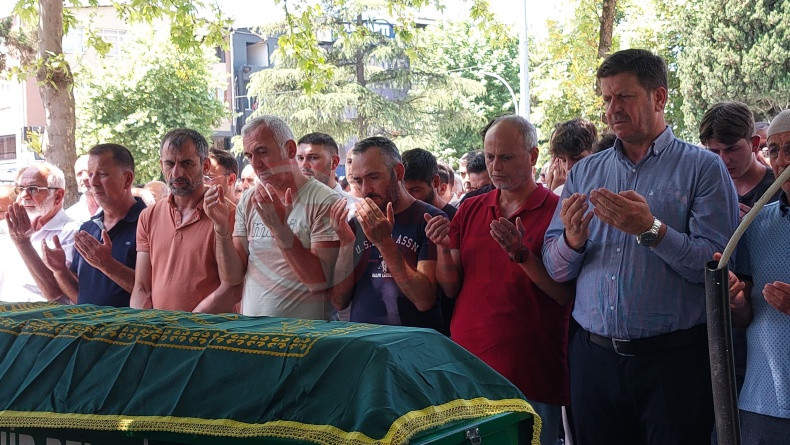 Alkollu Suruu Hayattan Koparmisti Son Yolculuguna Ugurlandi (1)