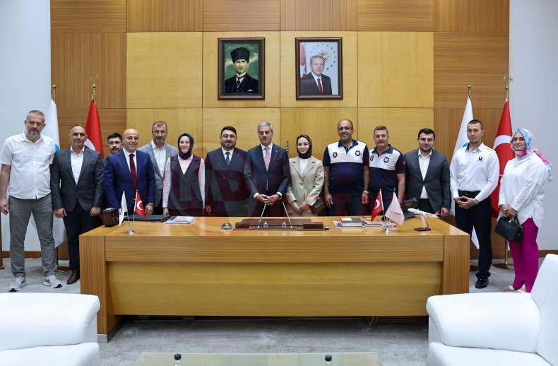 Baskan Alemdar Personelle Bayramlasti (3)