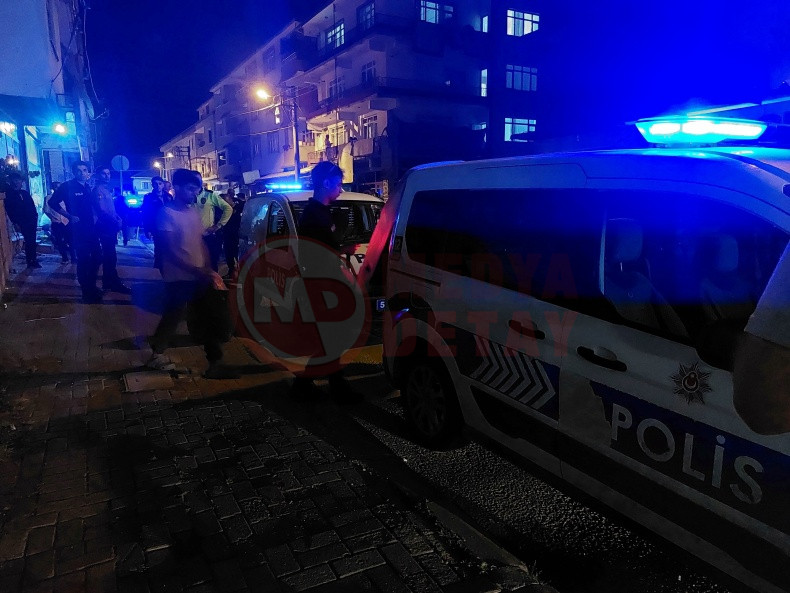 Bayrama Bicakli Tartismayla Girdiler (2)