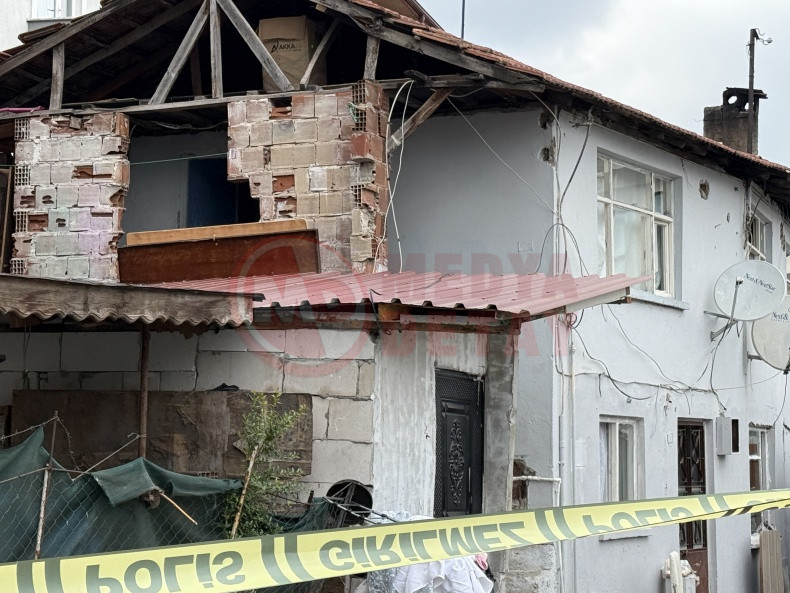 Eski Esi Tarafindan Silahla Vuruldu (1)