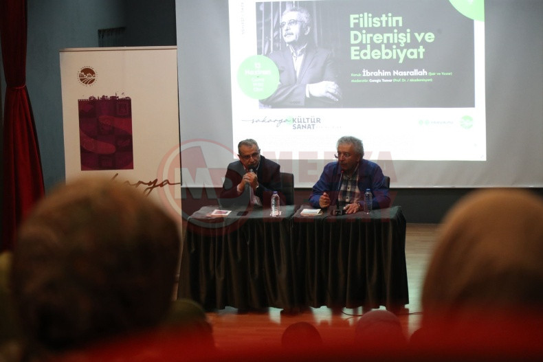 Filistinli Sair Sevenleriyle Bulustu (1)