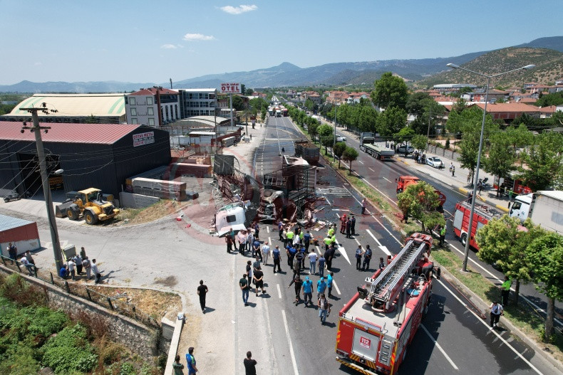 Karsi Seride Gecen Tir Dehset Sacti (4)