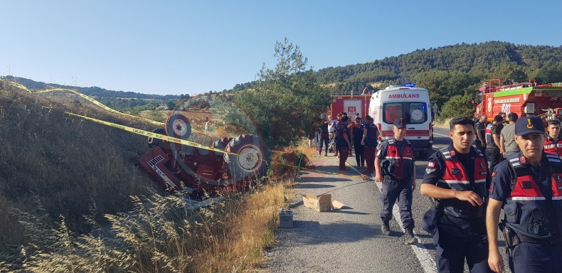 Kizinin Kullandigi Traktorde Can Verdi (2)
