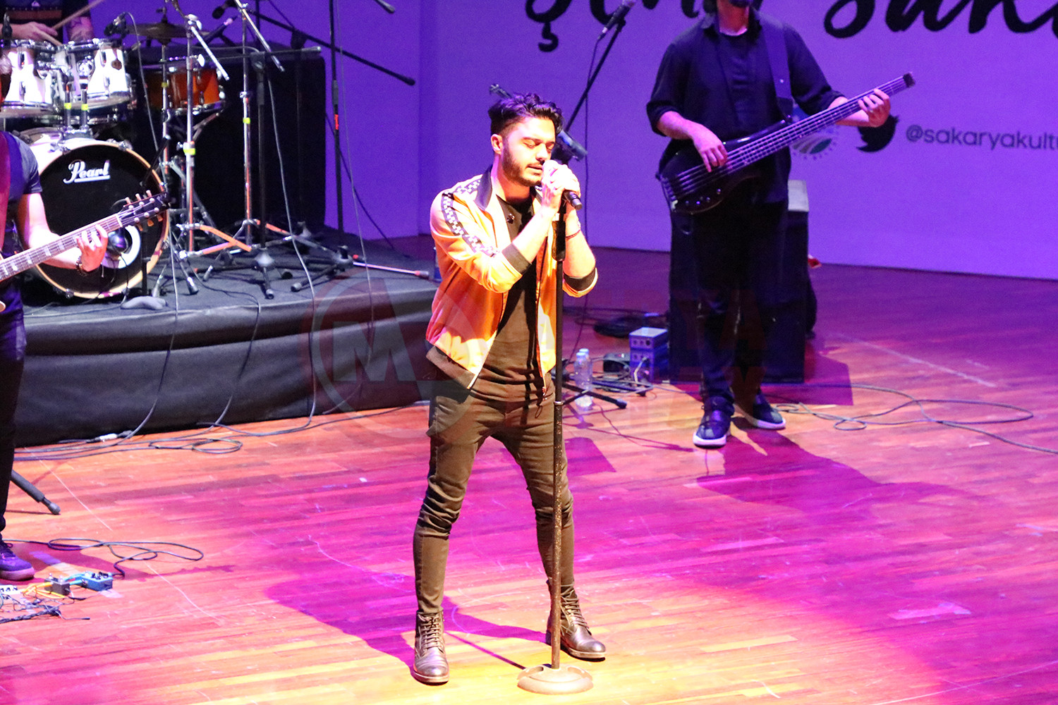 Konser (2)