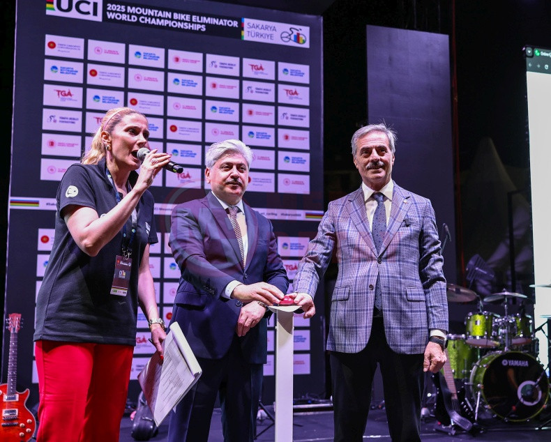 Konser Ve Sahne Sovlari Gorsel Solene Donustu (1)
