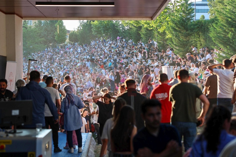 Konser Ve Sahne Sovlari Gorsel Solene Donustu (6)