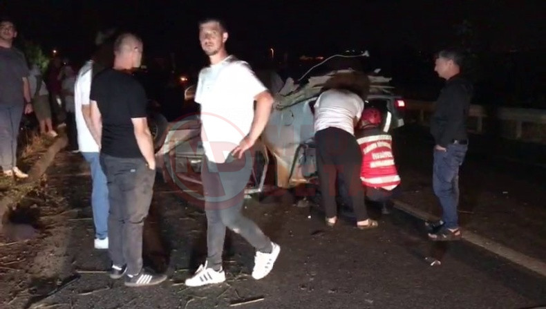 Kontrolden Cikan Otomobil Ters Dondu (2)