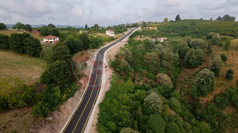 O Yol Trafige Acildi (1)