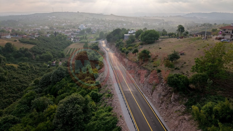 O Yol Trafige Acildi (2)