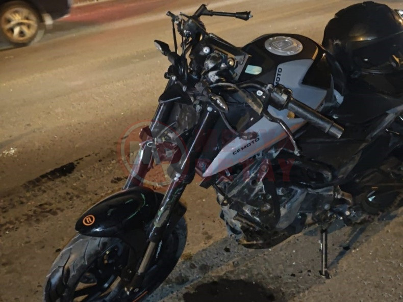 Otomobil Motosikletle Kafa Kafaya Carpisti (3)