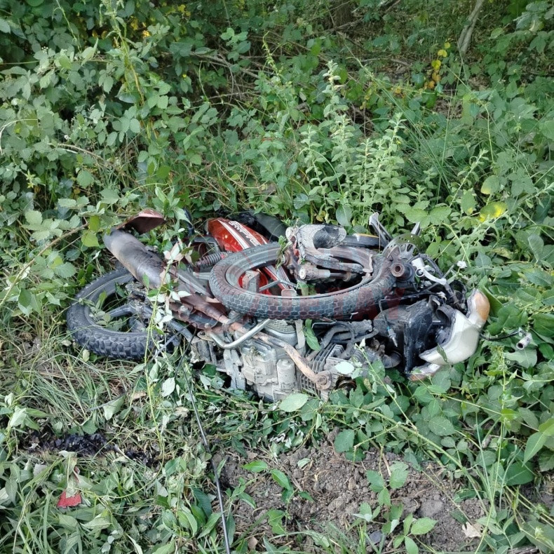 Otomobille Motosiklet Carpisti 1 Olu (2)