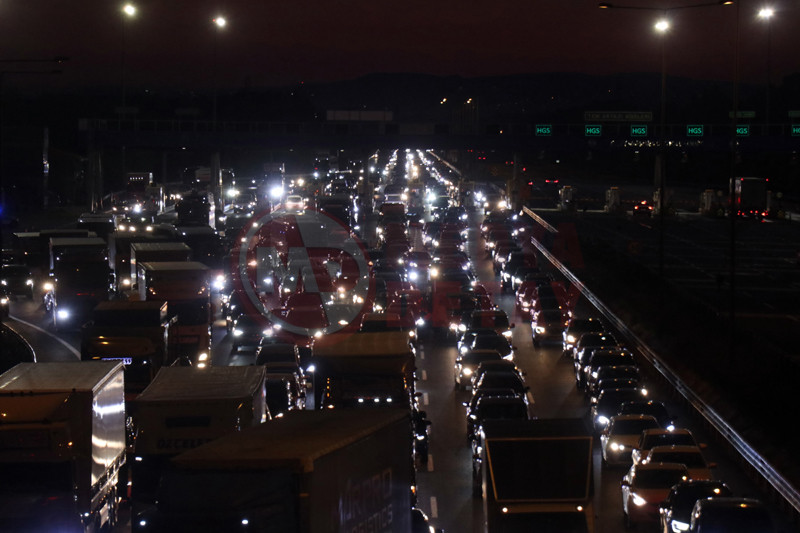 Otoyolda Trafik Durdu2