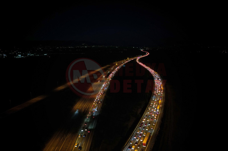 Otoyolda Trafik Durdu4