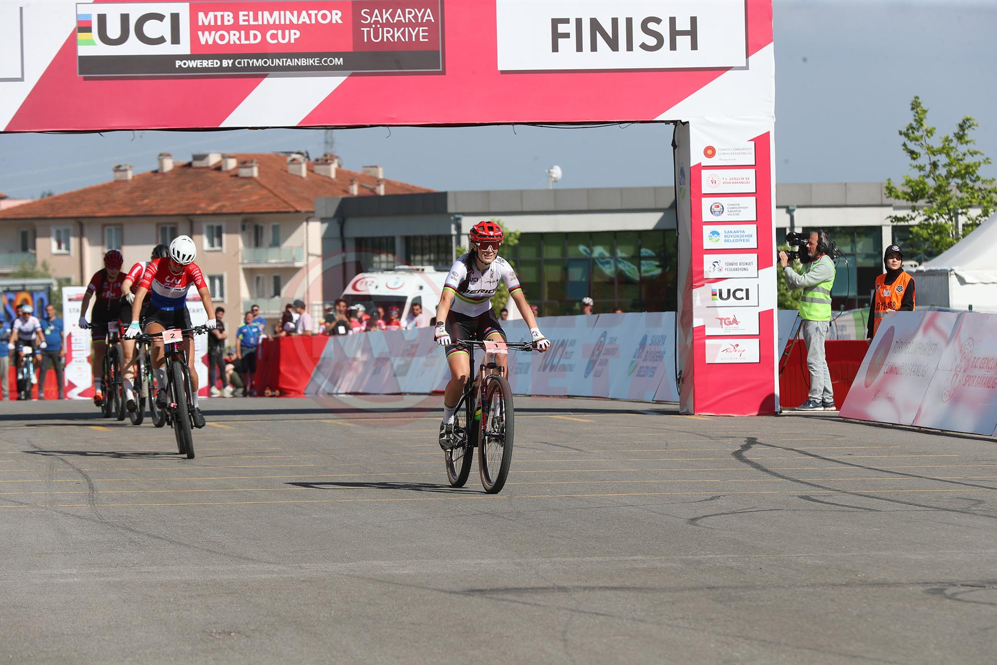Yariş (4)-1