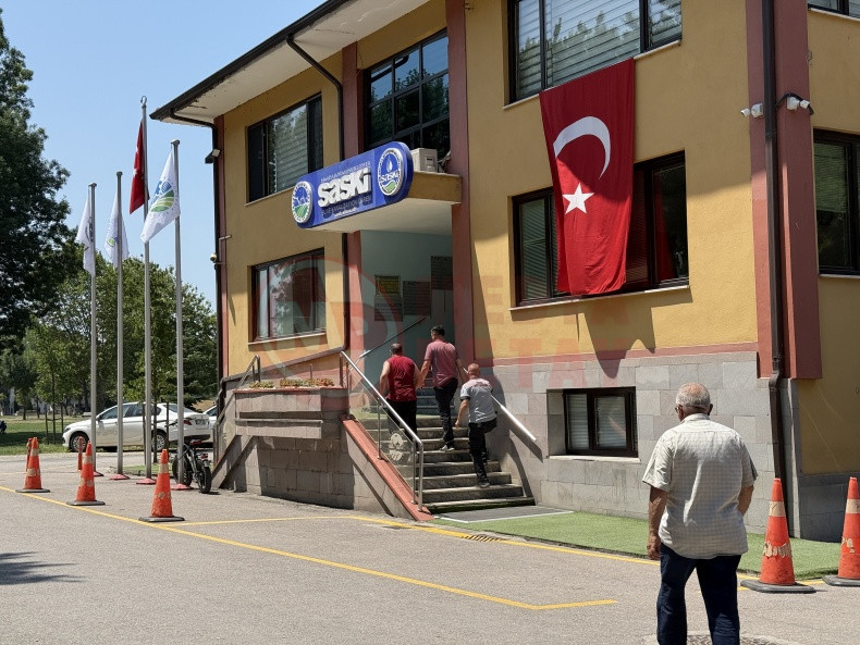 Benzin Dokup Kendini Yakmaya Calisti (2)