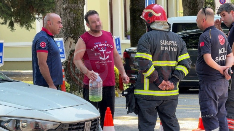 Benzin Dokup Kendini Yakmaya Calisti (3)