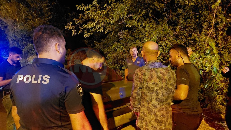 Caldigi Otomobille Yakalandi Palyaco Kiyafeti Cikti (1)