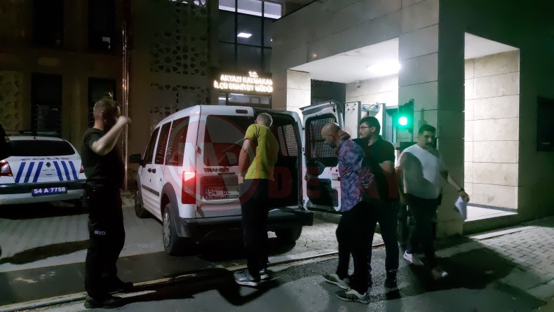 Caldigi Otomobille Yakalandi Palyaco Kiyafeti Cikti (3)