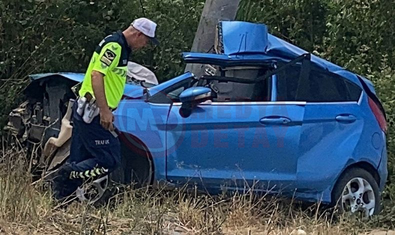 Iki Kardes Kazada Hayatini Kaybetti (1)