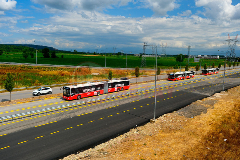 Metrobus Seferleri Basladi2