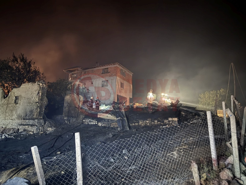 Sakaryadaki Orman Yangini Kul Etmeye Devam Ediyor (5)