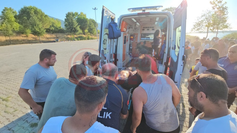 Serinlemek Icin Gole Giren Cocuk Boguldu (2)